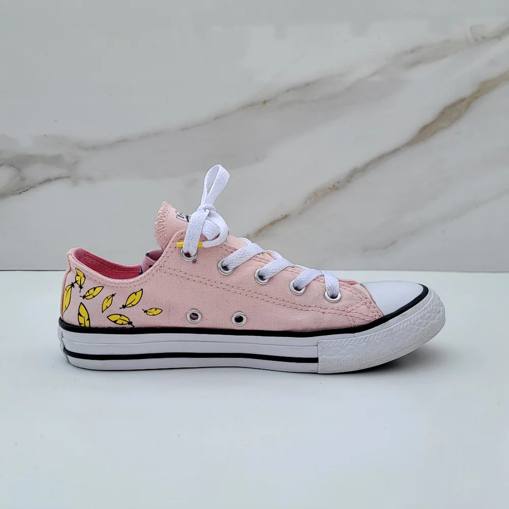 Converse | Chuck Taylor All-Star Looney Tunes Tweety Bird Sneakers Size 2